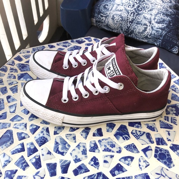 Converse Shoes - EUC low cut Converse